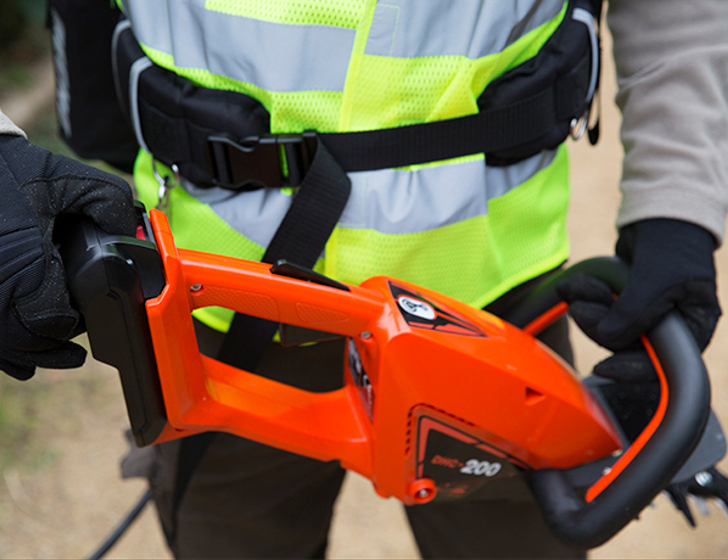 符合人體工學的前把手設計